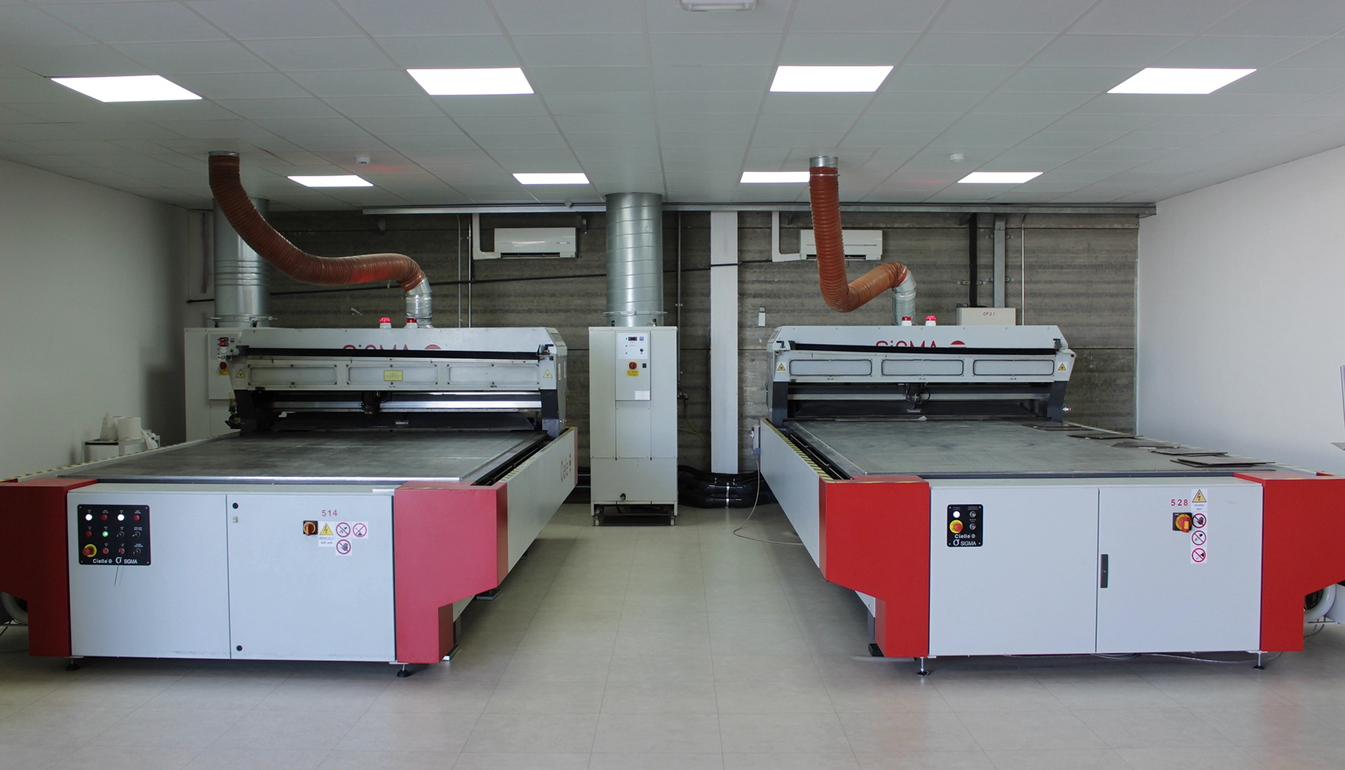 Máquinas de grabado láser con sistema de control CNC de Macer